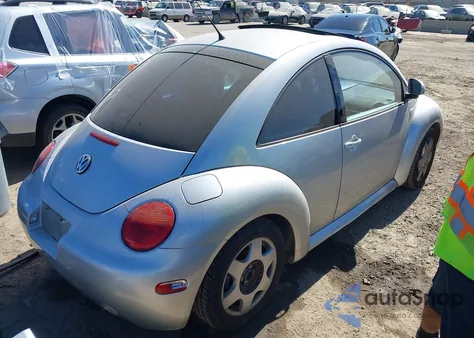 2000 Volkswagen New Beetle Glx из США, поврежденный, VIN 3VWDD21C5YM478415